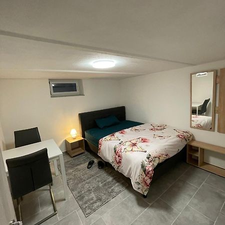 Gemuetliches Und Schoenes Zimmer Keller Geschoss K1 Hassloch  Exterior foto